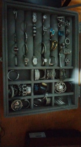 Customer photo review of Boîte à Bijoux en cuir intérieur velours