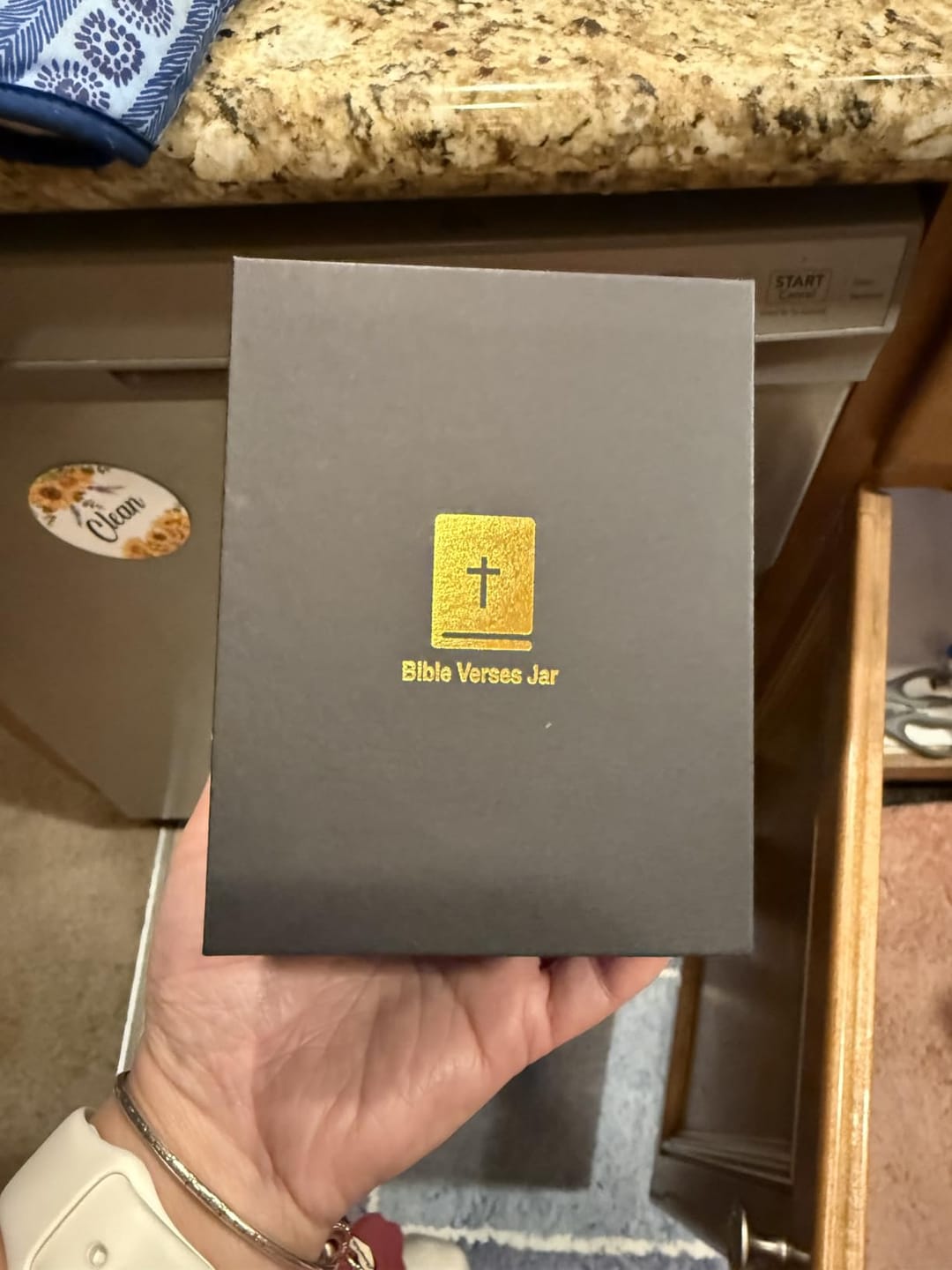 Customer photo review of HOLYJAR – Frasco de Versículos por Emociones