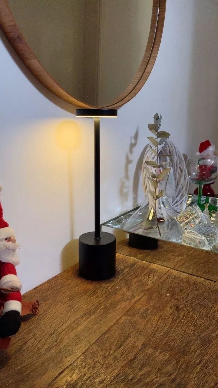 Customer photo review of Luminária de Mesa Sem Fio Recarregável Nomad Glow