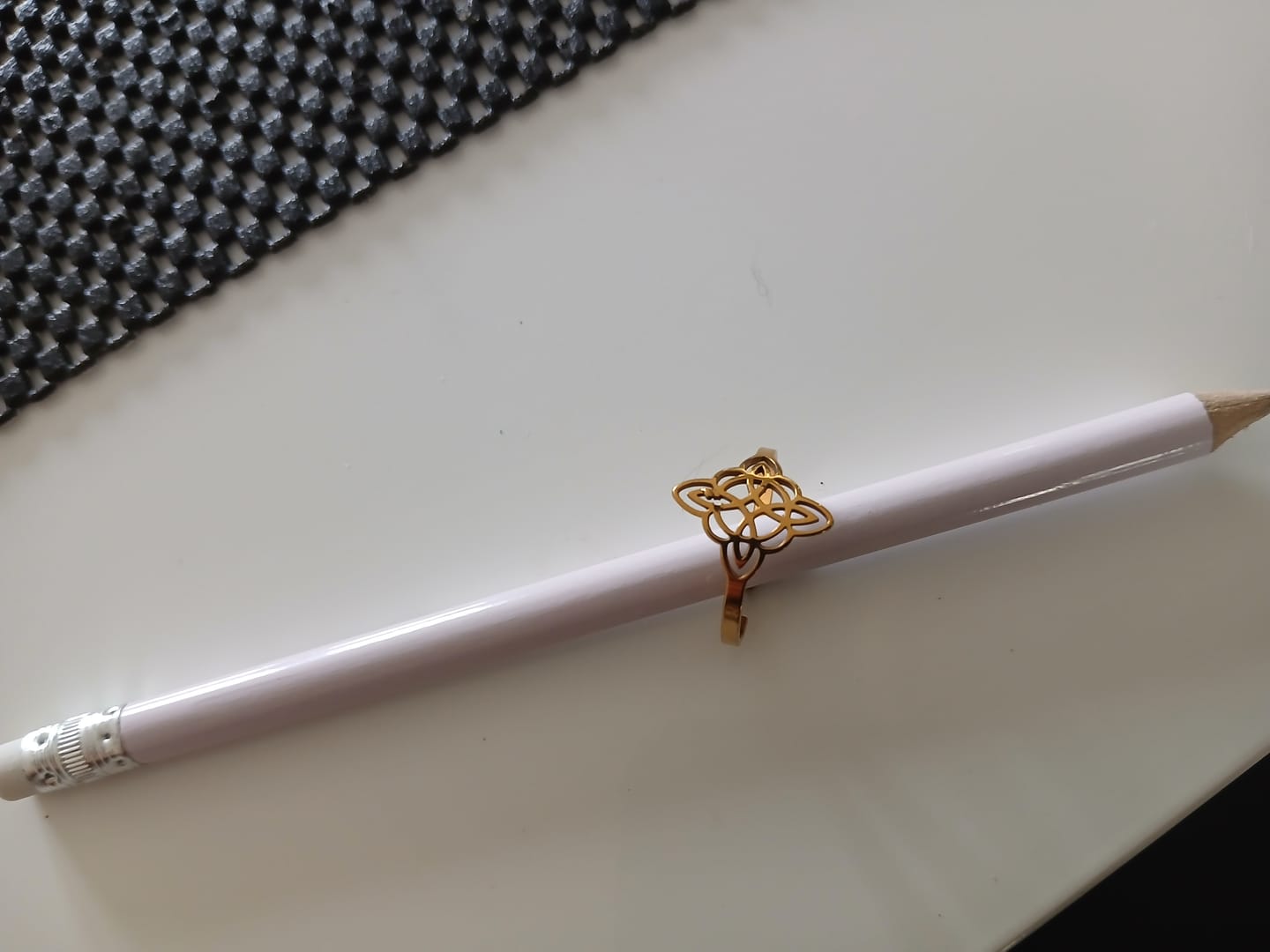 Customer photo review of Bague Ajustable "Symbole de Protection" - Noeud de Sorcière