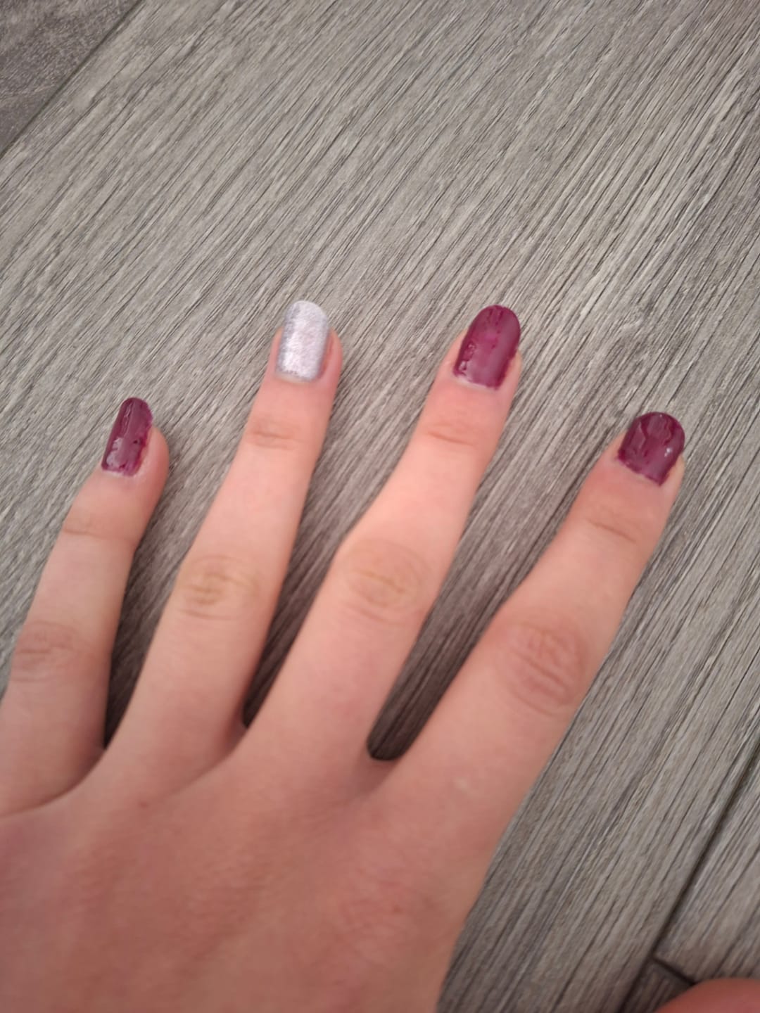 Customer photo review of Semilac UV Gel Polish Starter Set LOVE ME 48W Lamp- 3 Full Size Colours Included!