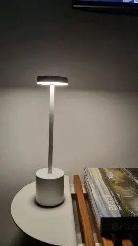 Customer photo review of Luminária de Mesa Sem Fio Recarregável Nomad Glow