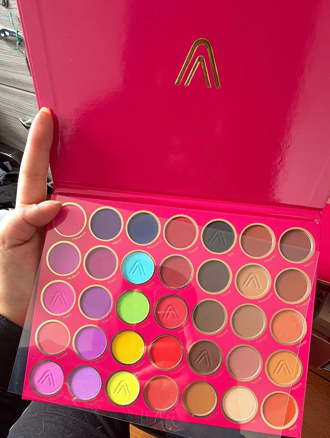 Customer photo review of PALETA DE SOMBRAS 35 TONOS BIRDS