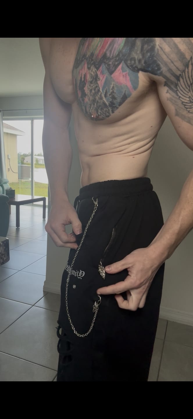 Customer photo review of Venom Texture Symbiote Banana sweatpants [DARKNESS]