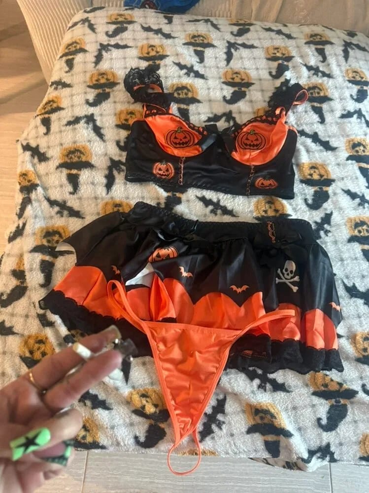 Customer photo review of Conjunto disfraz de lencería sexy y seductora para halloween