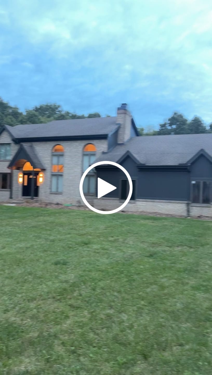 Customer video review of Modern Slim Linear Flat Tube LED Outdoor Wall Sconce