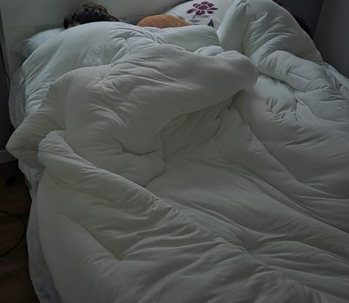 Customer photo review of MarshMellow Comforter
