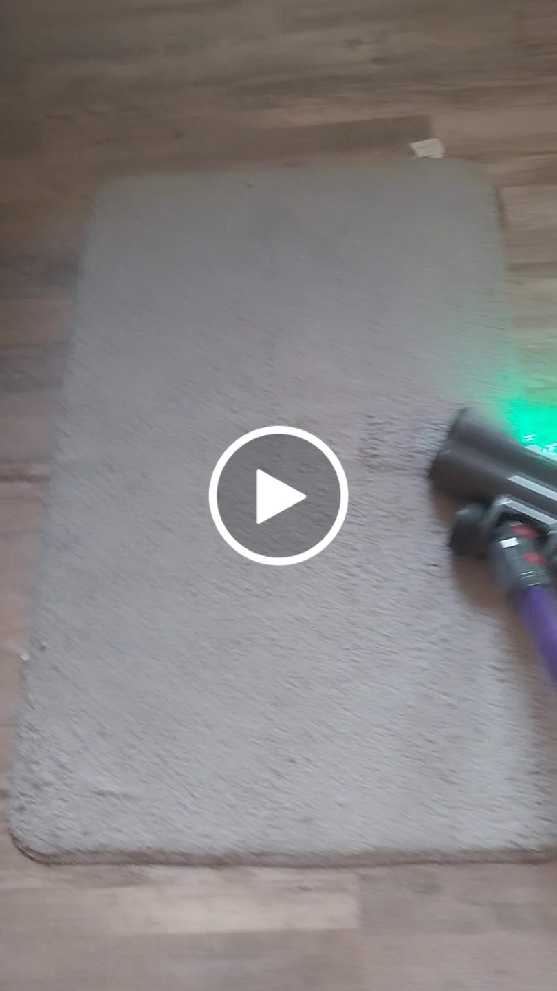 Customer video review of Ultra-starker Akku-Staubsauger mit automatischer Stauberkennung / Bis zu 60 Minuten Laufzeit / Beutelloser Staubsauger für Teppiche, Hartböden & Tierhaare