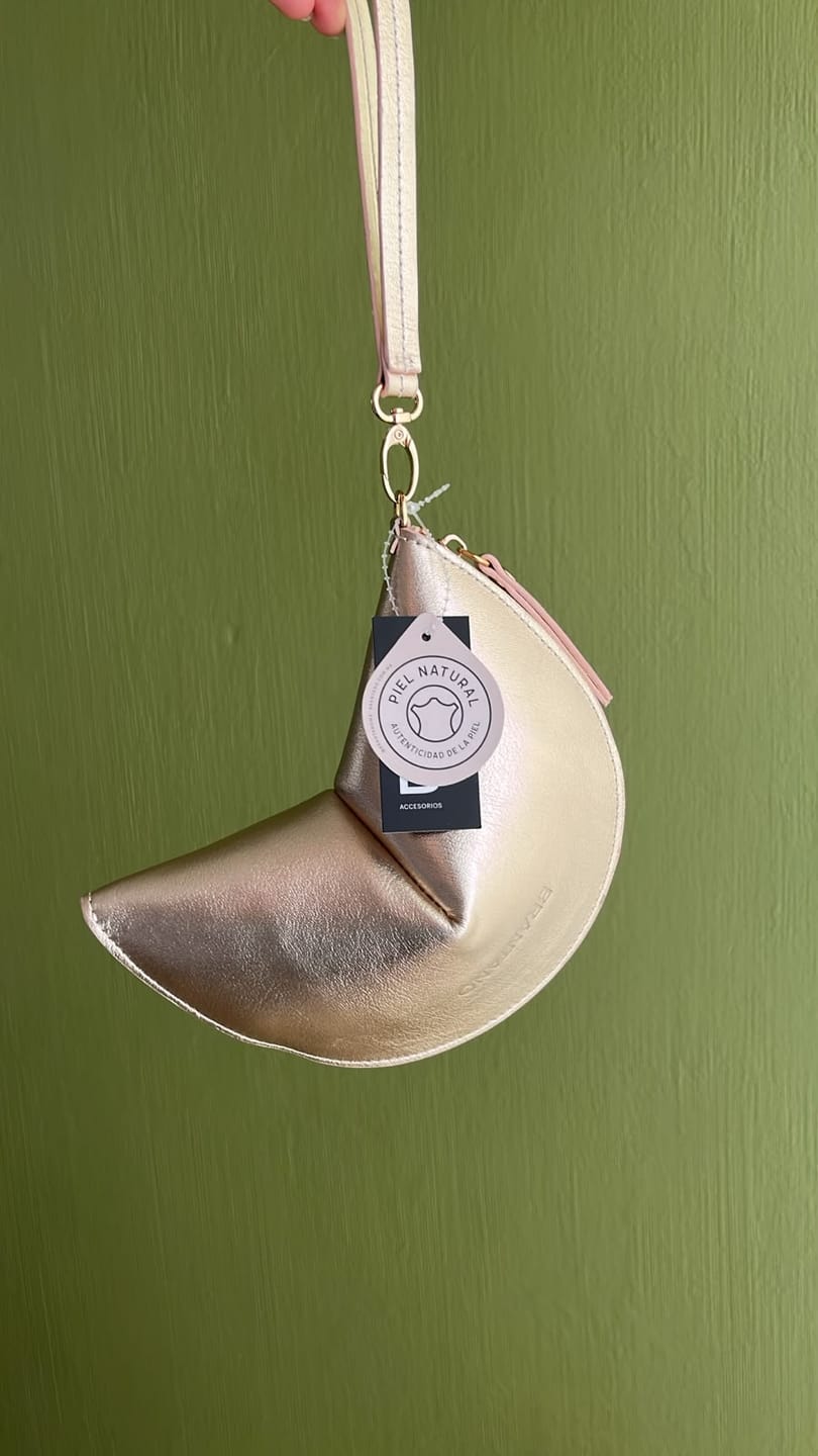Customer photo review of BOLSO FORTUNE COOKIE PIEL ORO