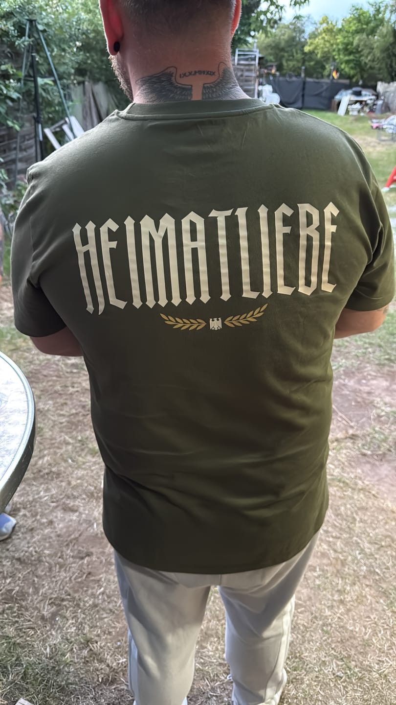 Customer photo review of Heimatliebe Statement - Shirt - Black