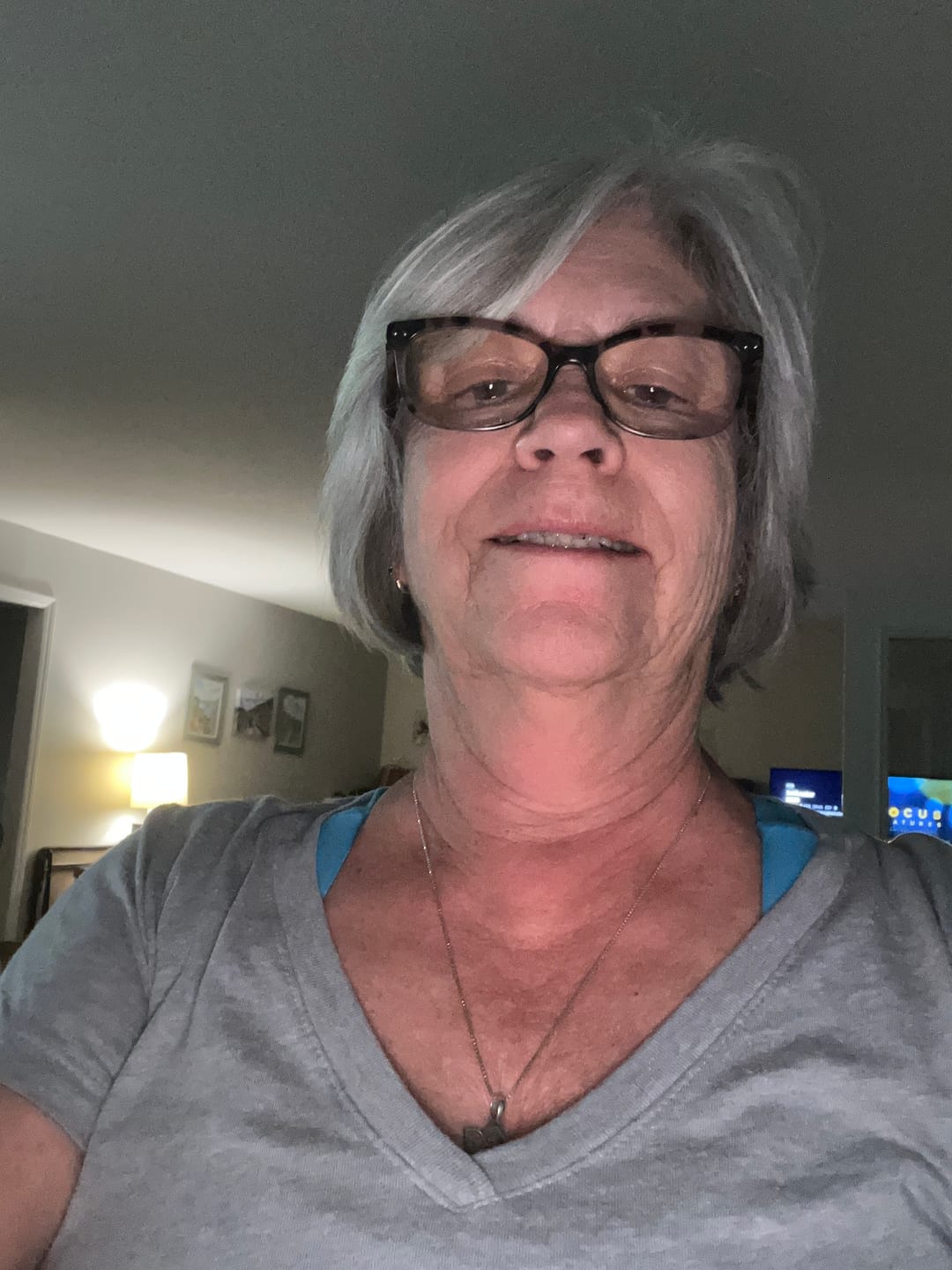 Customer photo review of Blooming Mahjong Lady V-neck