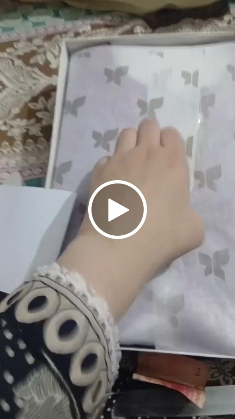 Customer video review of Iris