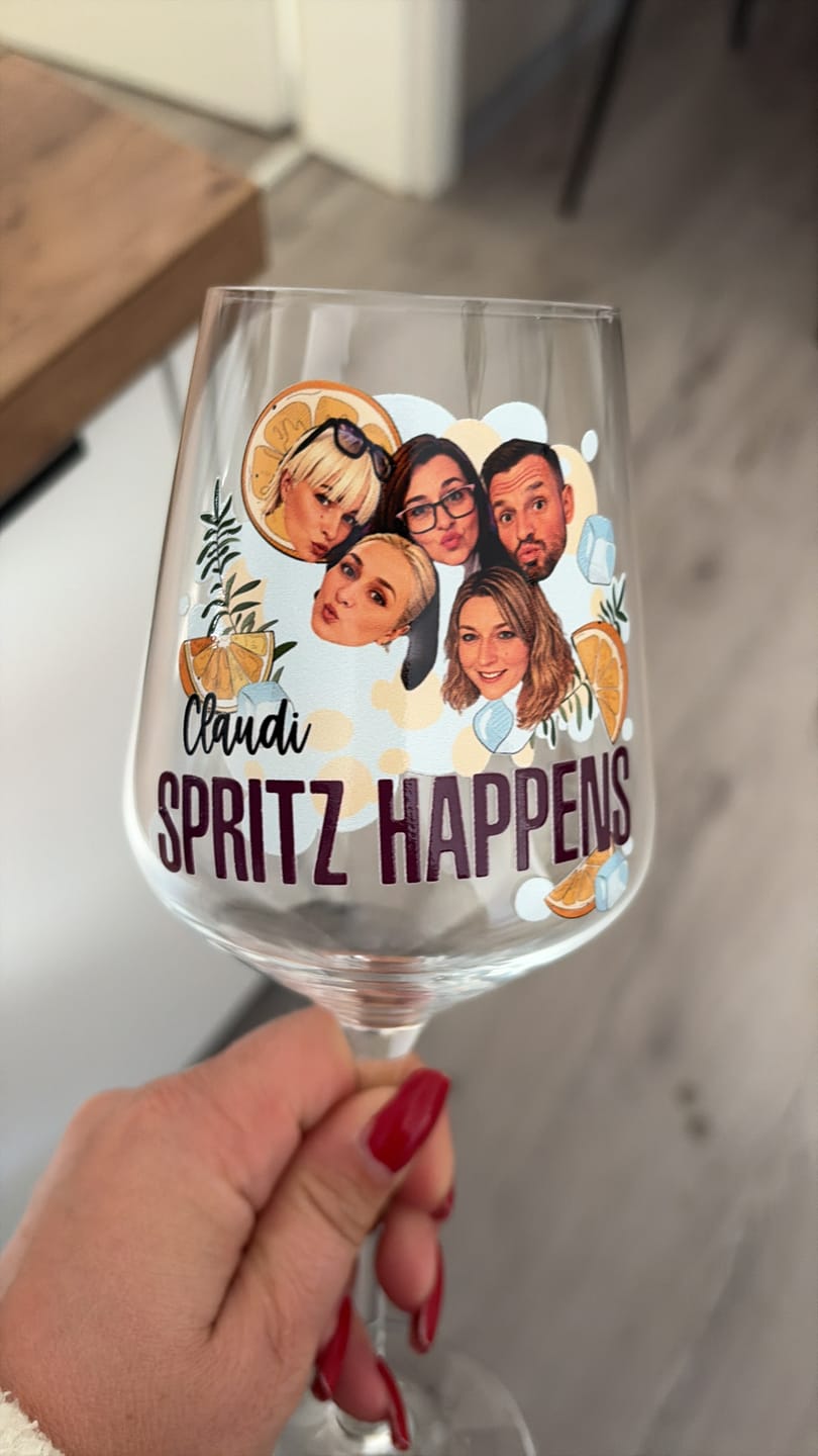 Customer photo review of Spritz happens - Personalisiertes Weinglas