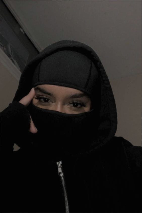 Customer photo review of Pull Masqué | Unisexe