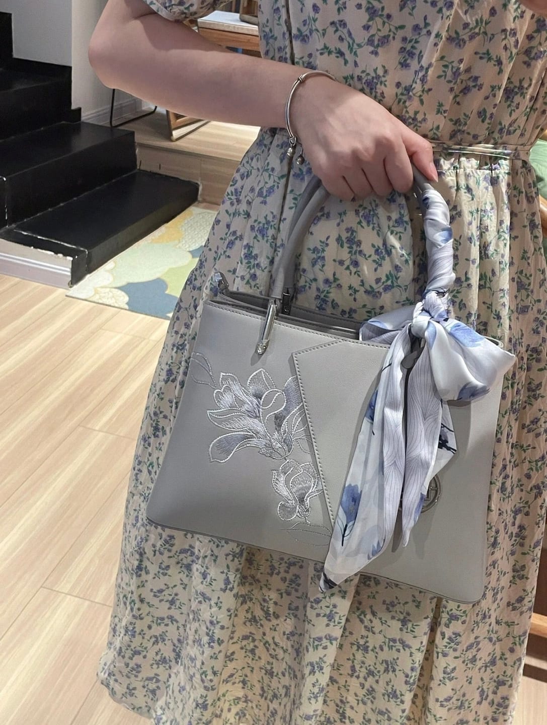 Customer photo review of Tang Red 30 Embroidered Magnolia Tote
