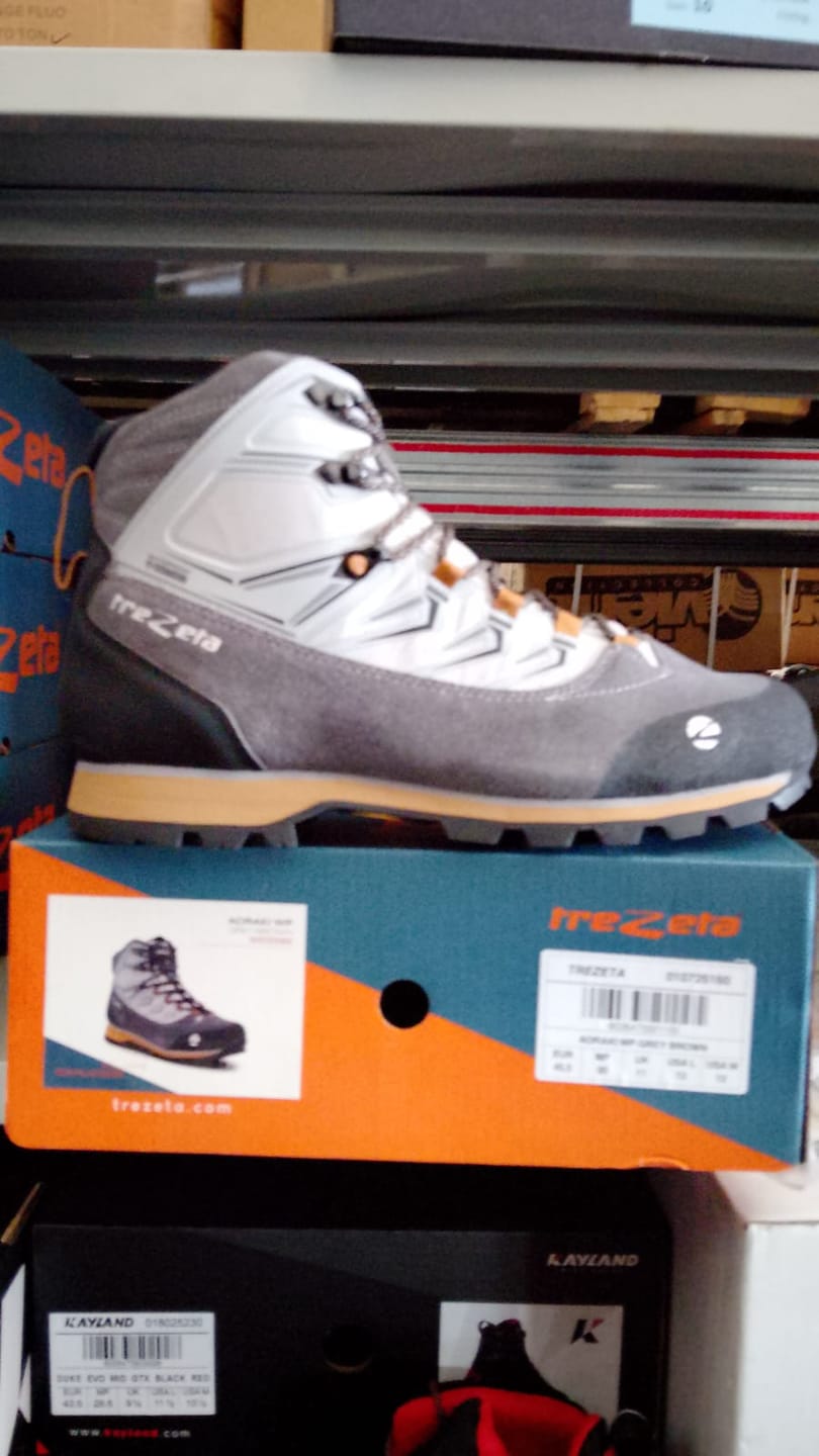 Customer photo review of Scarpone Trezeta Aoraki WP Uomo Impermeabile con Suola Vibram Grigio/Grigio
