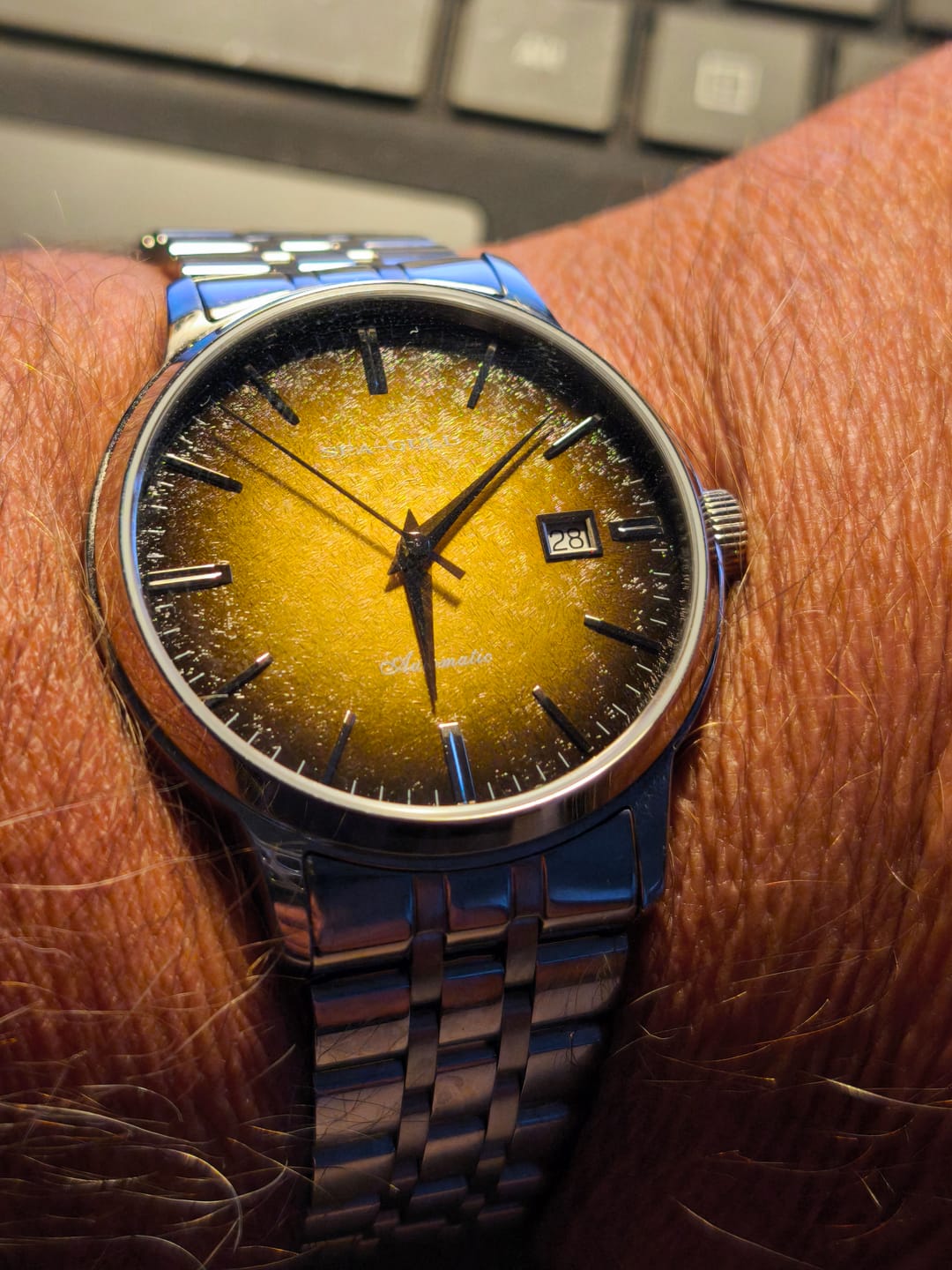 Customer photo review of Gradient Dial | Business | Minimalist | Calendar | 40mm
