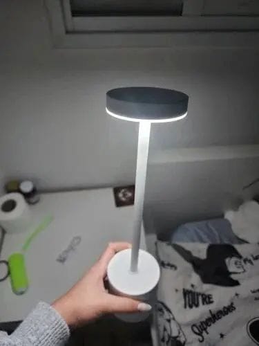 Customer photo review of Luminária de Mesa Sem Fio Recarregável Nomad Glow