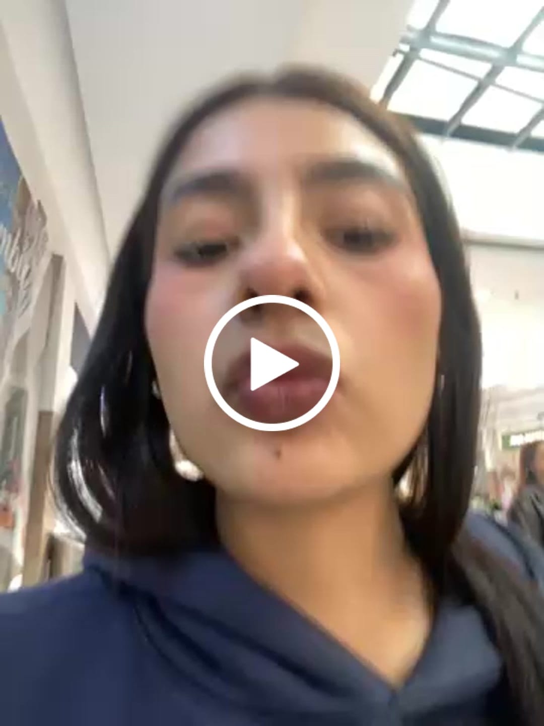 Customer video review of BRILLO PARA LABIOS SUBLIME