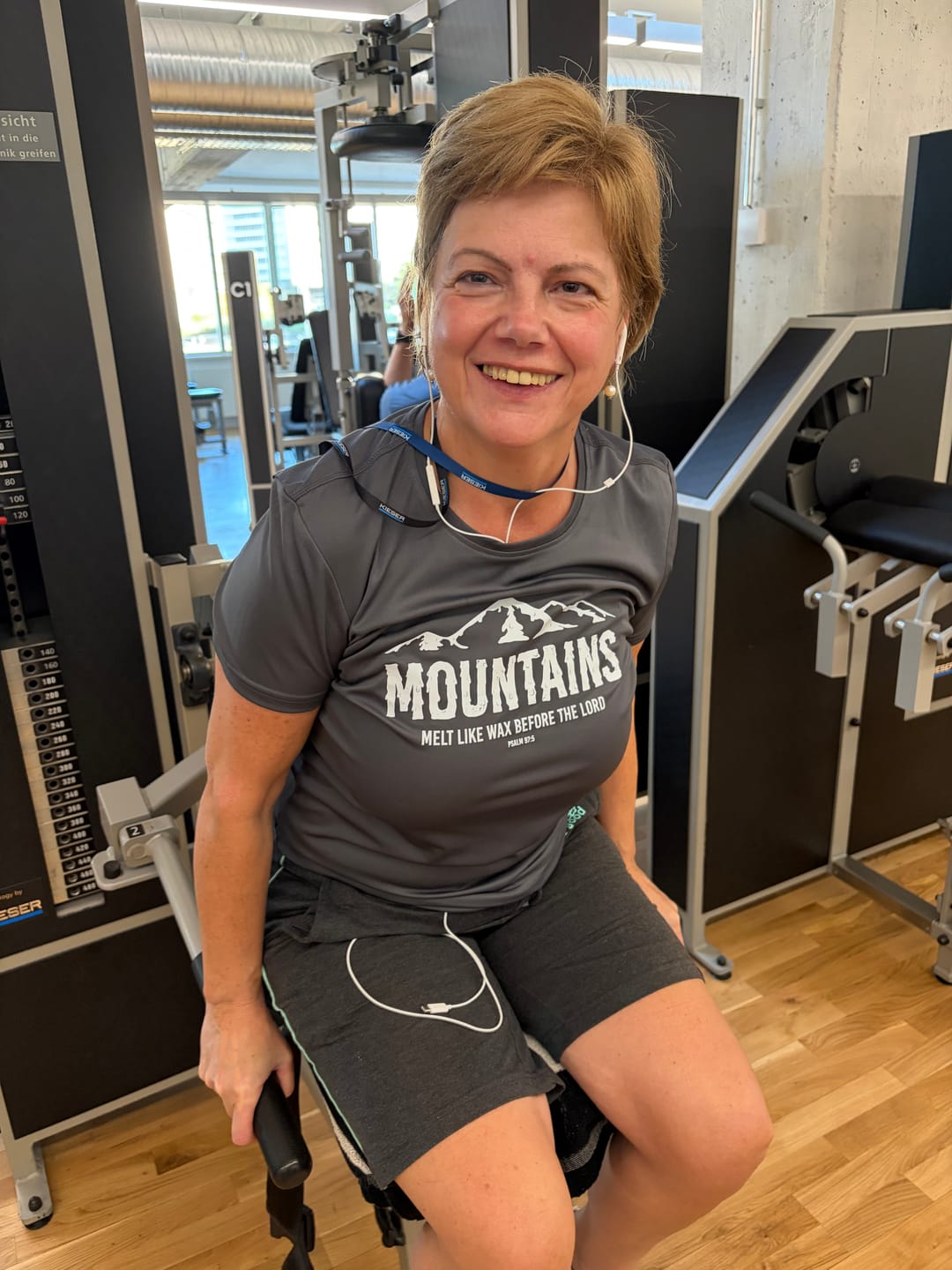 Customer photo review of Ps 97,5 - MOUNTAINS | Damen Funktionsshirt
