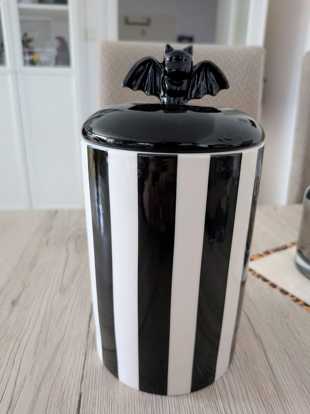 Customer photo review of Verspieltes Fledermaus Vorratsglas gestreift