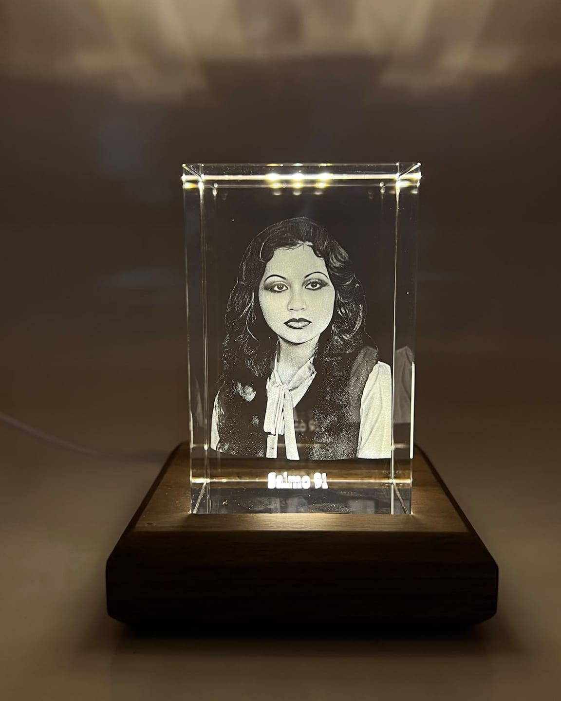 Customer photo review of Cubo de Cristal 3D Personalizado con Foto y Luz LED