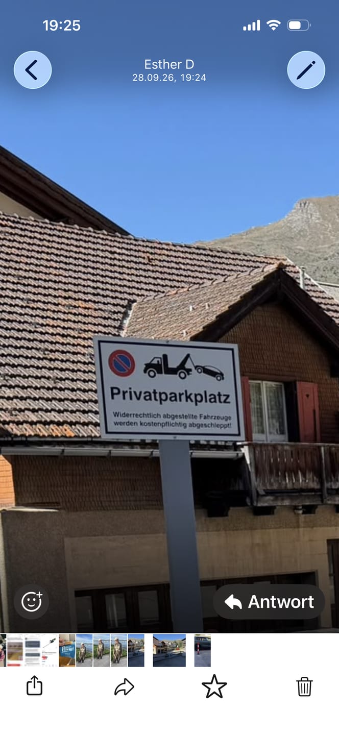 Customer photo review of Parkplatz Privatparkplatz Parkverbotsschild aus 3 mm starkem Alu-Verbund (UV- und wetterfest)