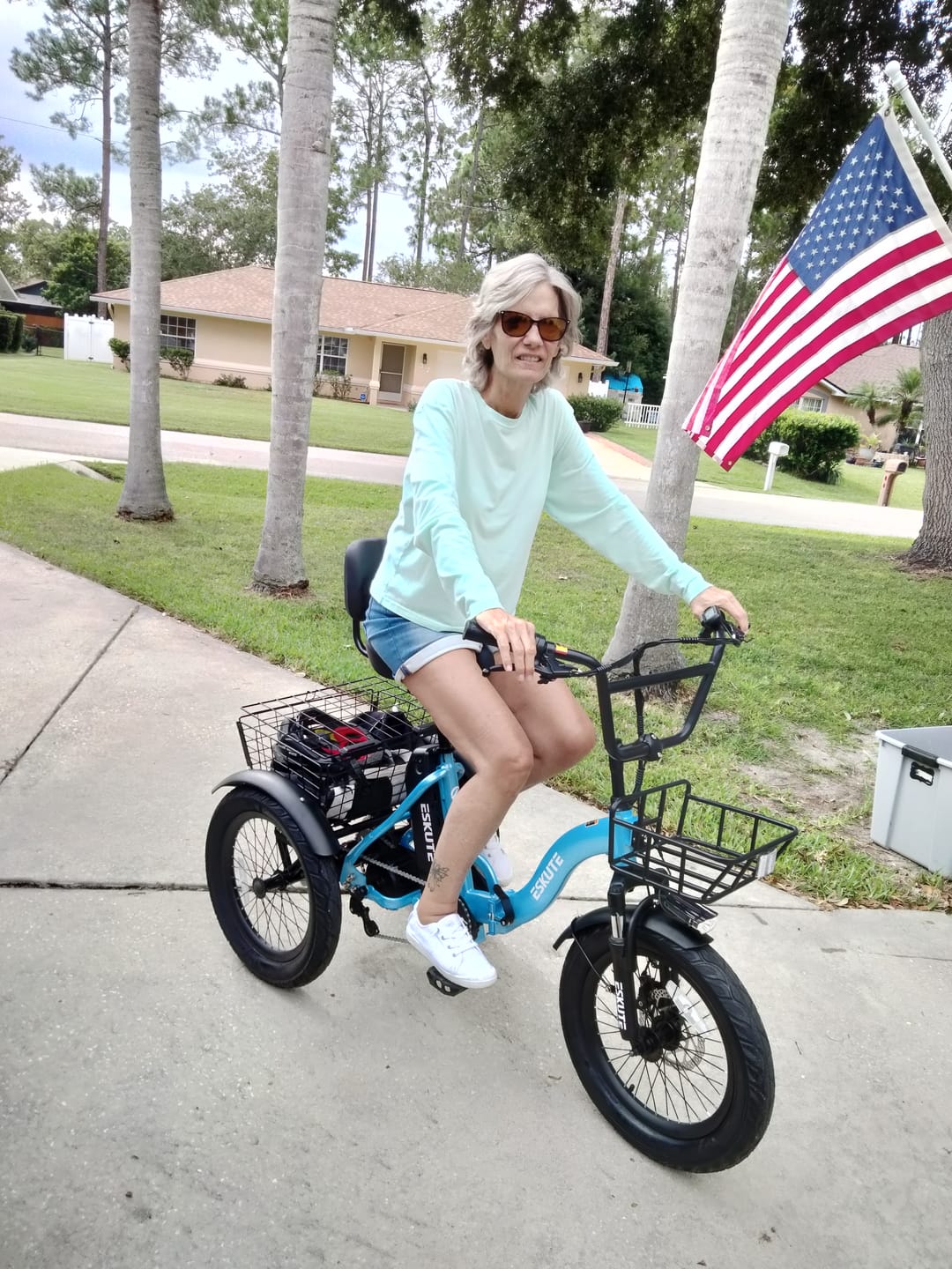 Customer photo review of Eskute® T300 Folding Electric Trike