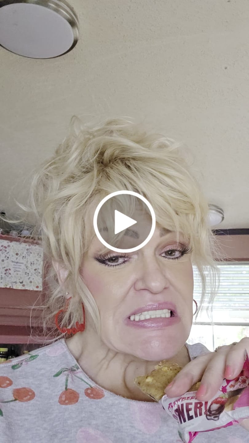Customer video review of Strawberry Coner - 6 BARS