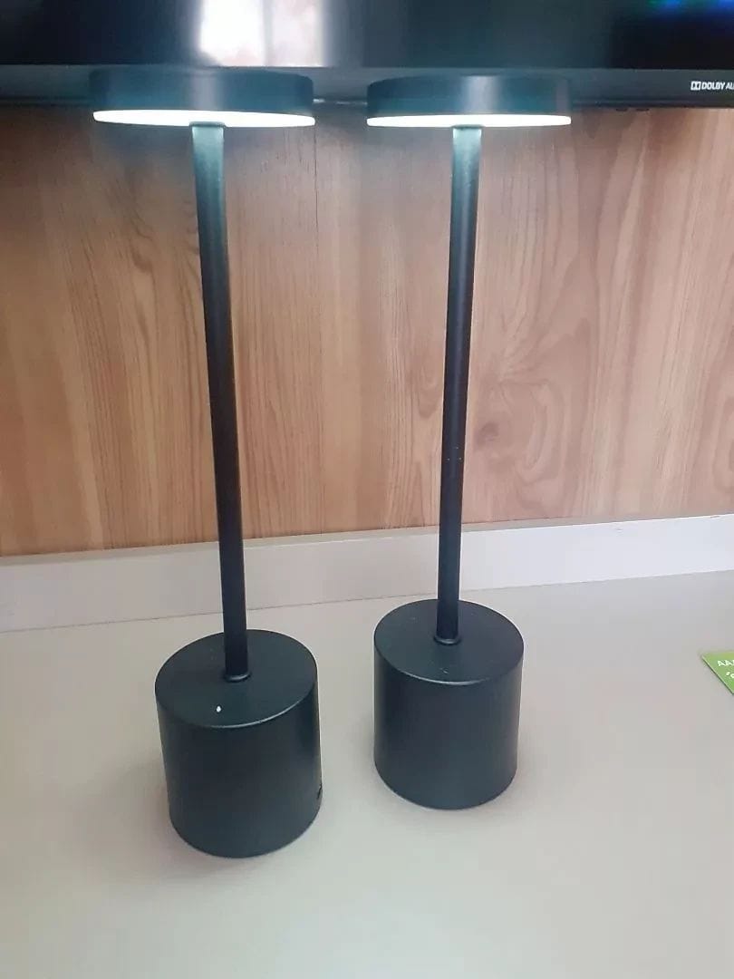 Customer photo review of Luminária de Mesa Sem Fio Recarregável Nomad Glow