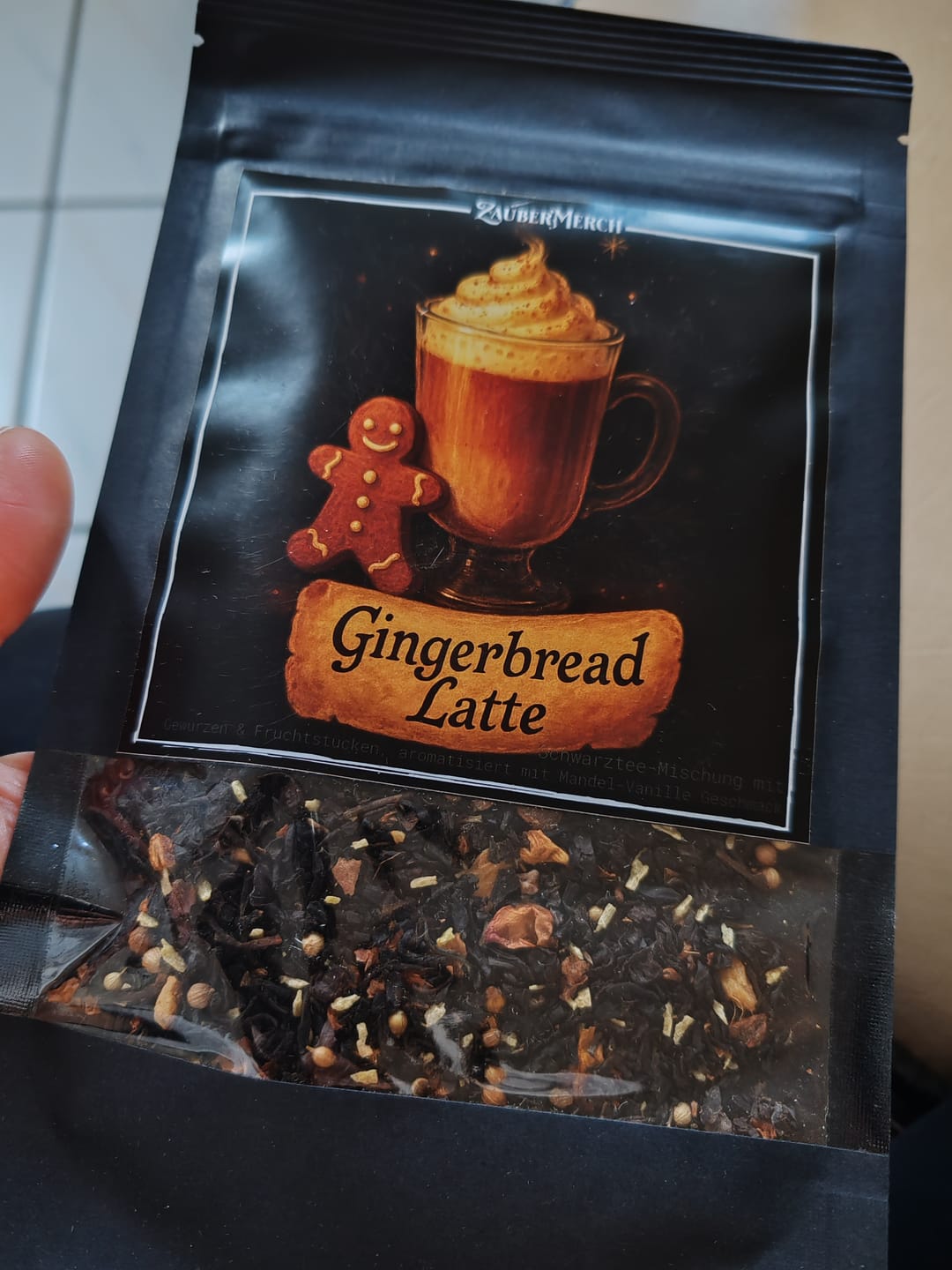 Customer photo review of Gingerbread Latte – Weihnachtlicher Schwarztee mit Mandel & Vanille | Limitierter Winter Tee