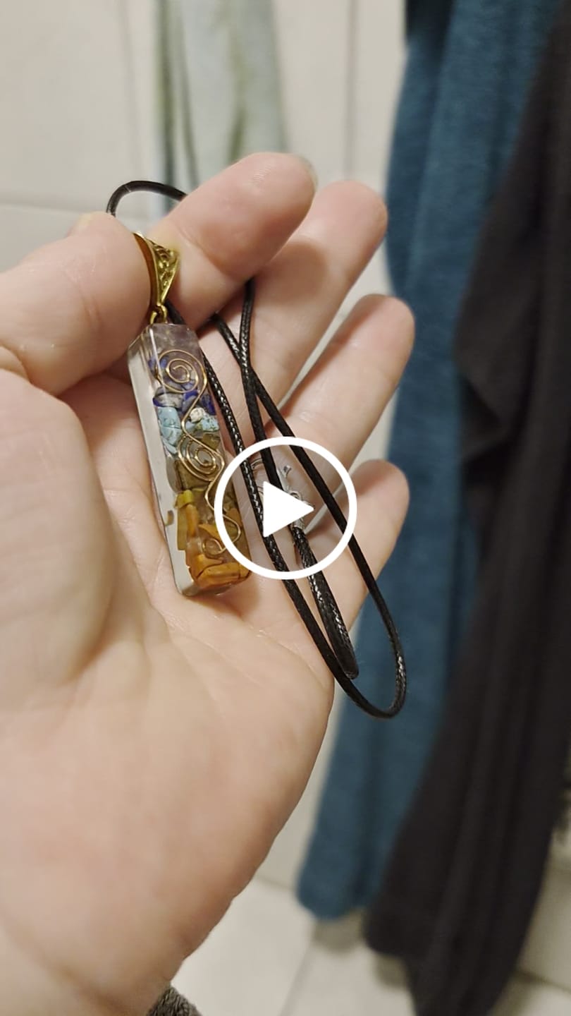 Customer video review of 7 Chakra Orgonit Halskette