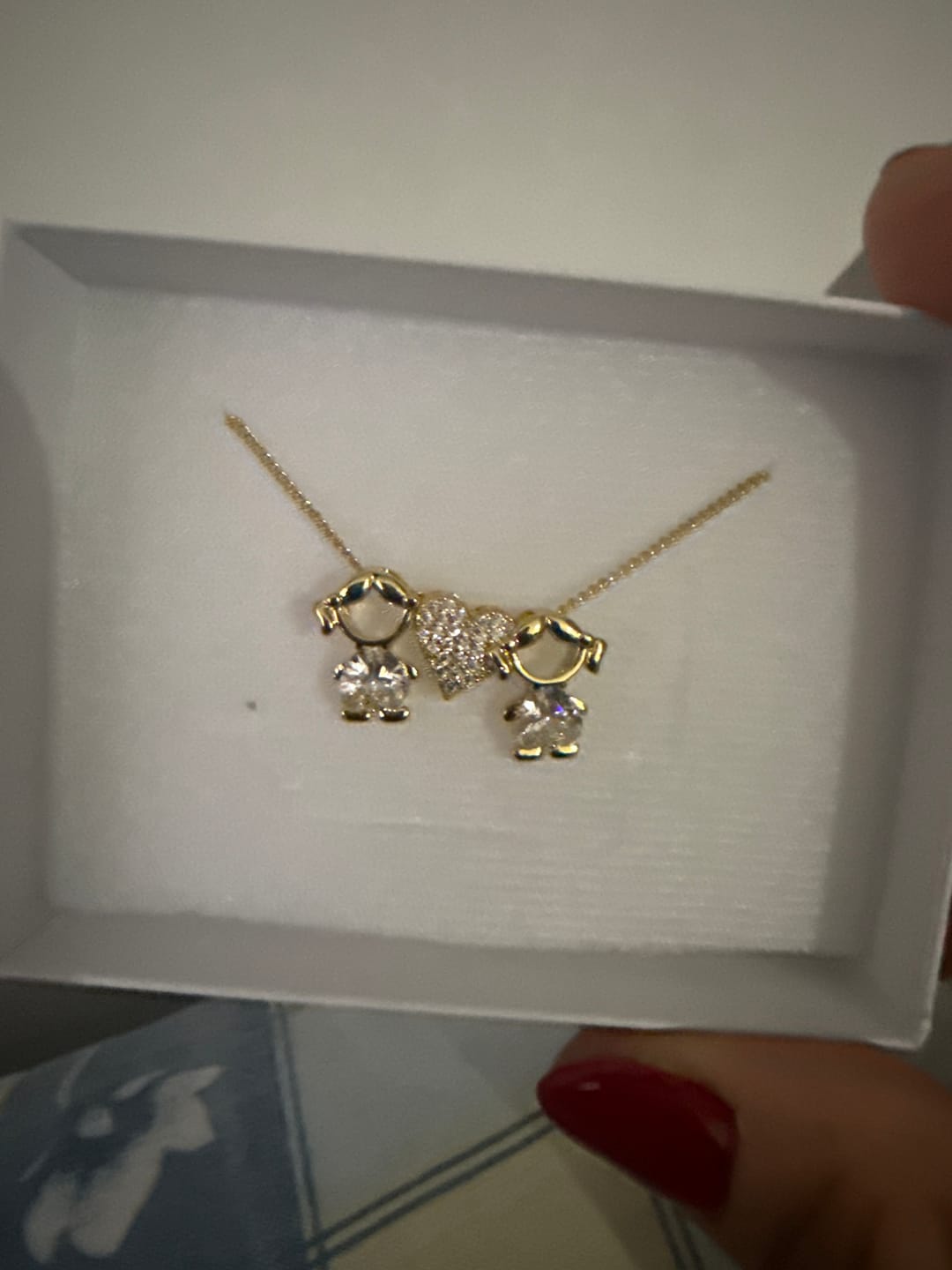 Customer photo review of Personaliza Tu Collar Con Inicial Mini Bubble Dorado