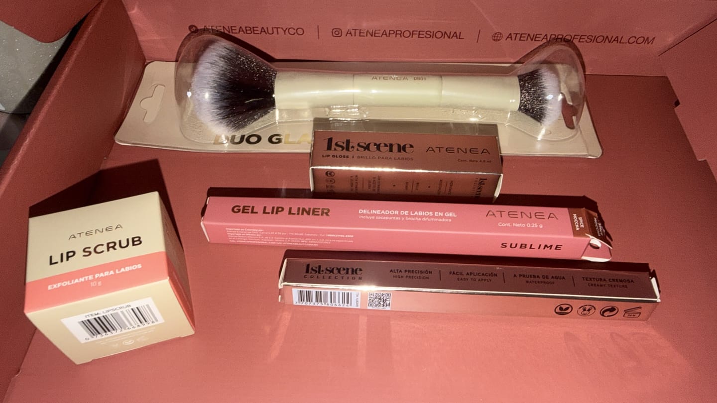 Customer photo review of Delineador de Labios en Gel Sublime