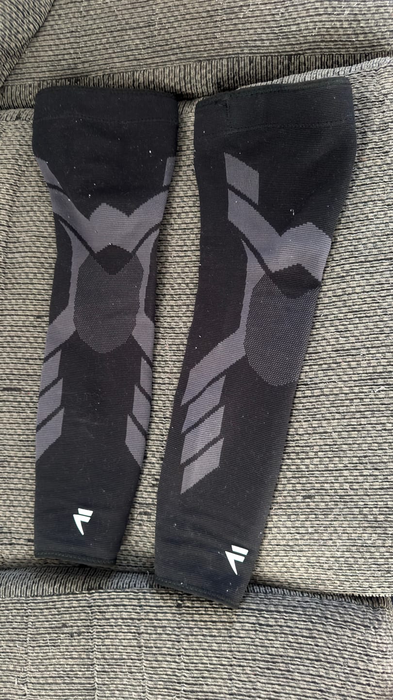 Customer photo review of Summer Compression Sleeves V2 for Knees and Legs