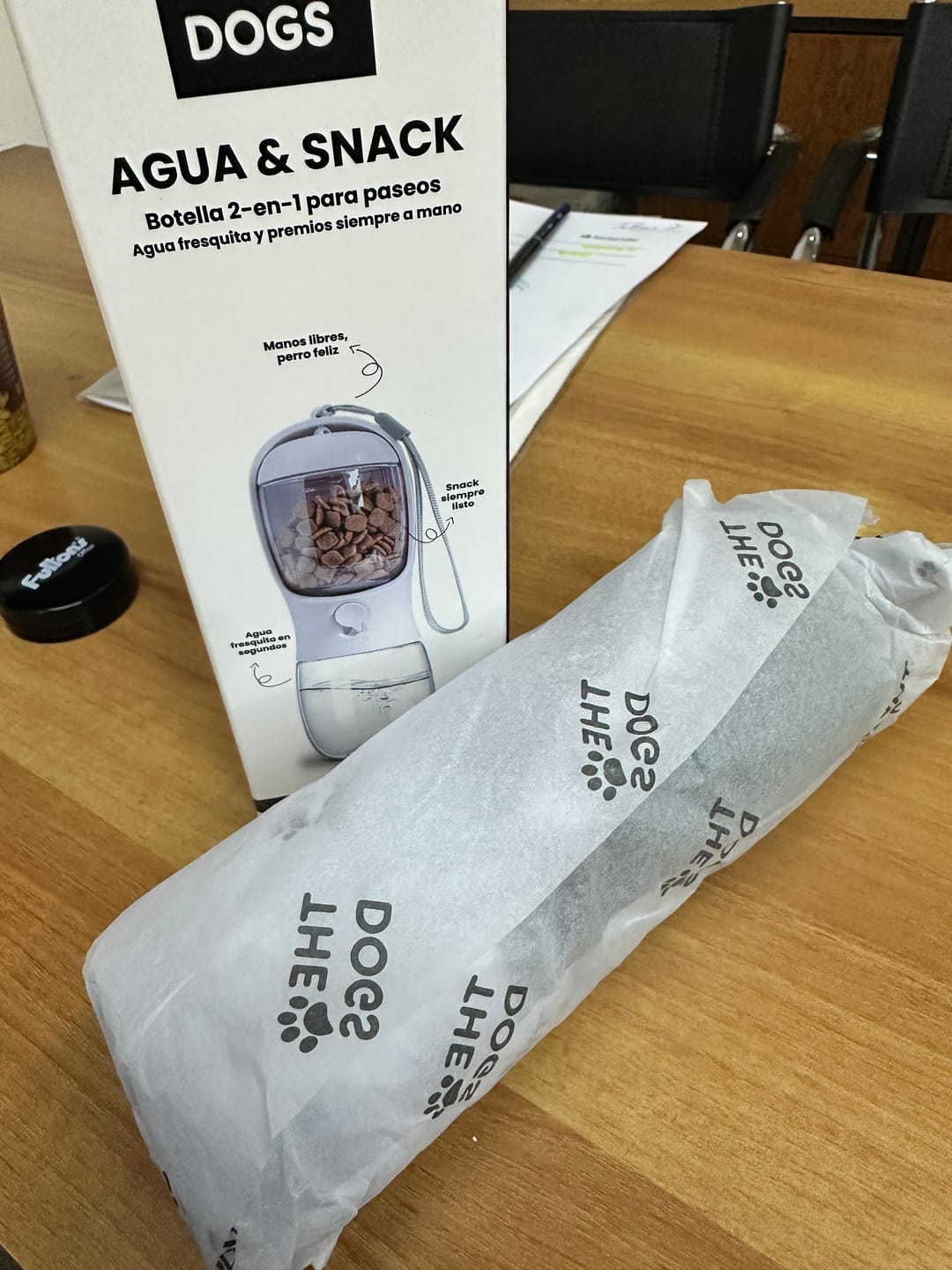 Customer photo review of Botella 2 en 1: Agua + Snack THE DOGS