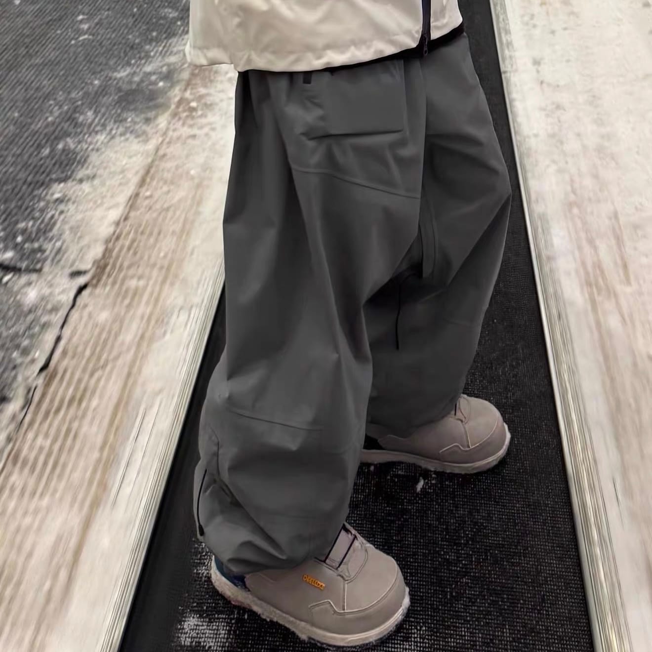 Customer photo review of 3L Boundlessly Shell Baggy Ski Pants – Unisex | NowInSnow