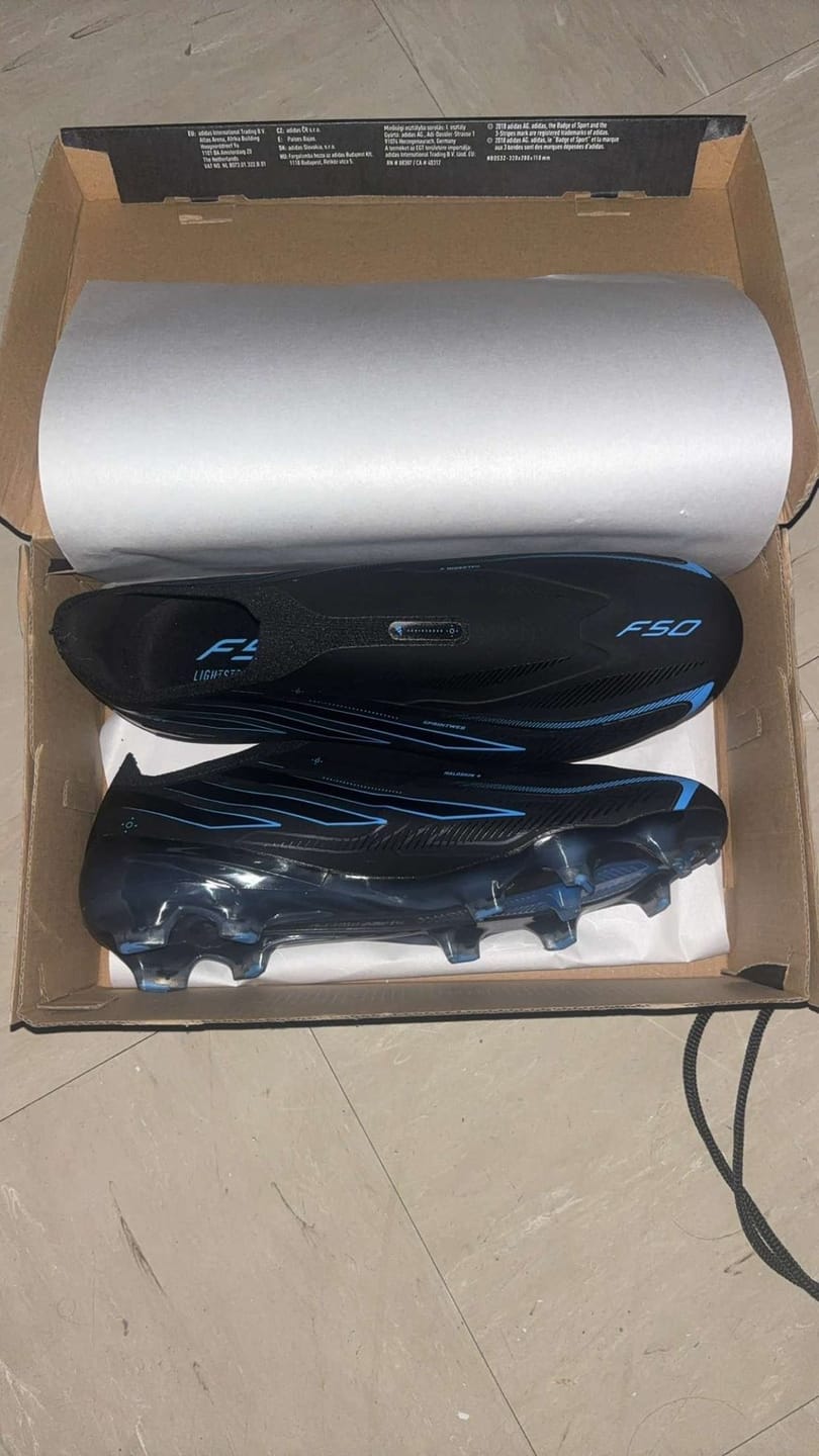 Customer photo review of Adidas F50 Hyperfast Elite Laceless FG Immortal DNA - Noir/Lucid Ray Blue