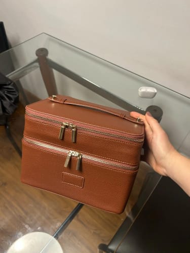 Customer photo review of Duo Vanity Case en cuir