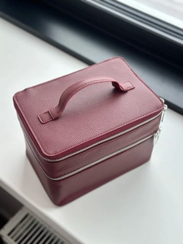 Customer photo review of Duo Vanity Case en cuir