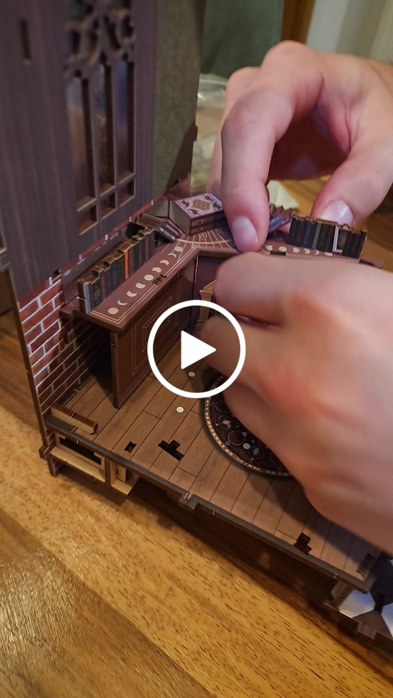 Customer video review of Magic Fantasy Corner Book Nook mit Hexenkessel & Katze