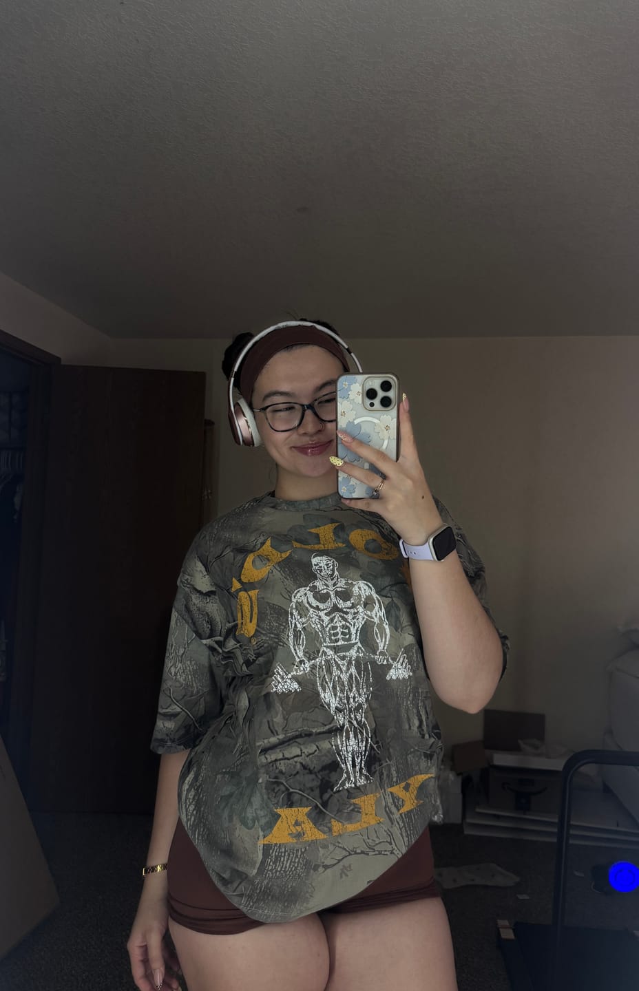 Customer photo review of 4213 - Gold's Iron Legacy Icon Tees