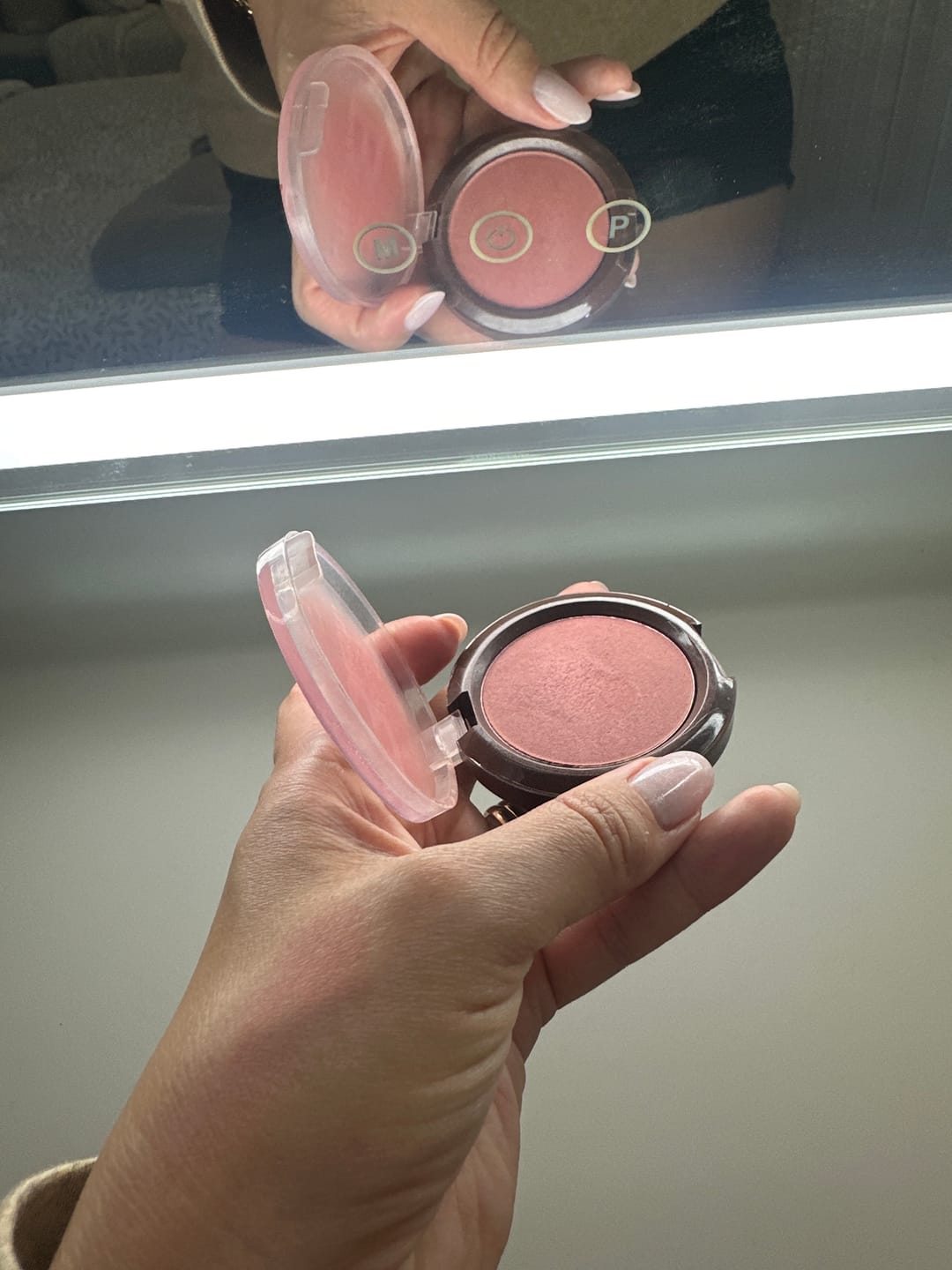 Customer photo review of Beauty Blush Compacto Red Mocha - Vizzela + La’s