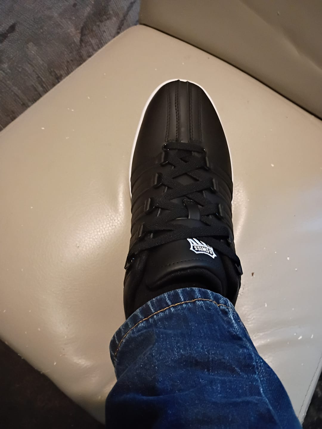 Customer photo review of 07321-031-M | CLASSIC VN | BLACK/WHITE/GUM