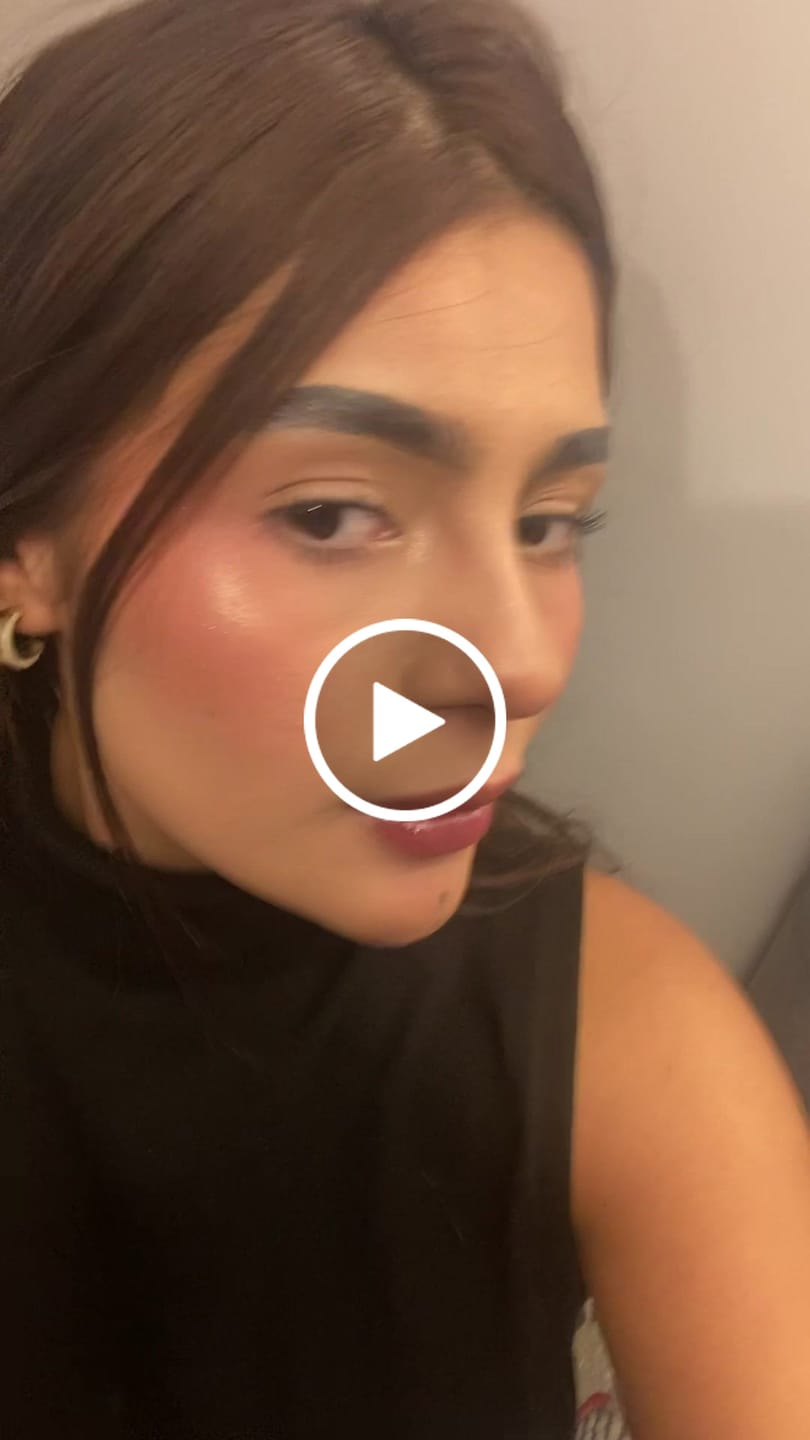 Customer video review of RUBOR EN DÚO ALLURE CREMA Y POLVO COMPACTO