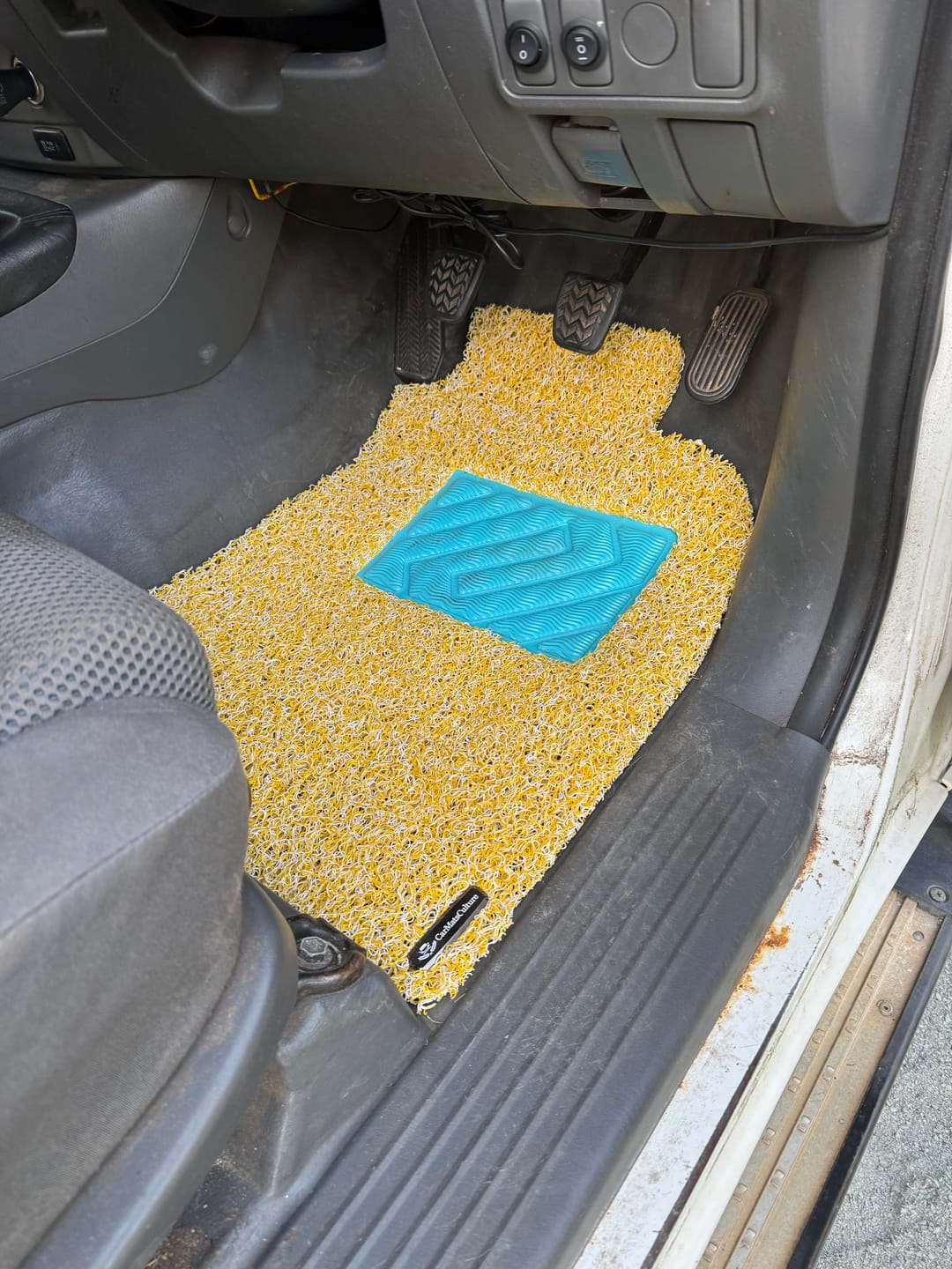 Customer photo review of for Toyota Hilux Double Cab 2005-2015, Premium Car Floor Mats