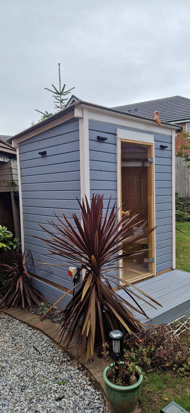 Customer photo review of Eir (2,6m2 | 1,8x1,6m |44mm) Compact Garden Sauna Set - 6kw Heater and Roofing Felt Included