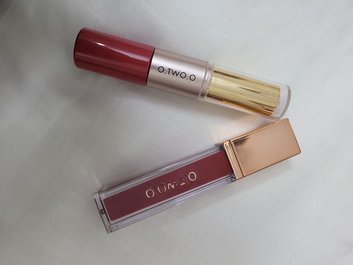 Customer photo review of O.TWO.O ROSE GOLD 2 IN 1 LIPSTICK AND LIPGLOSS