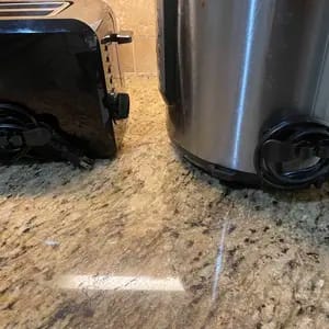 Customer photo review of Organizzatore Cavi Cucina con Ganci Silicone e Colla 3M