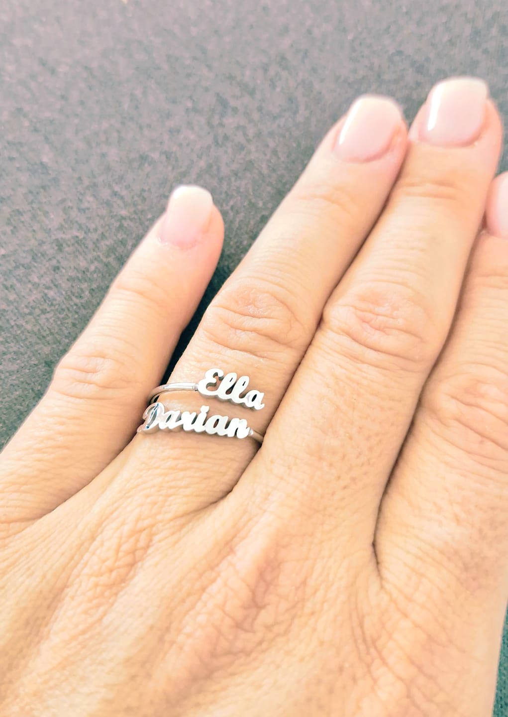 Customer photo review of Ring mit zwei personalisierten Namen